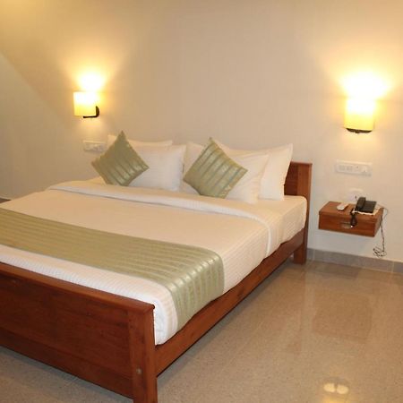 Vasathi Hotell Madikeri Eksteriør bilde
