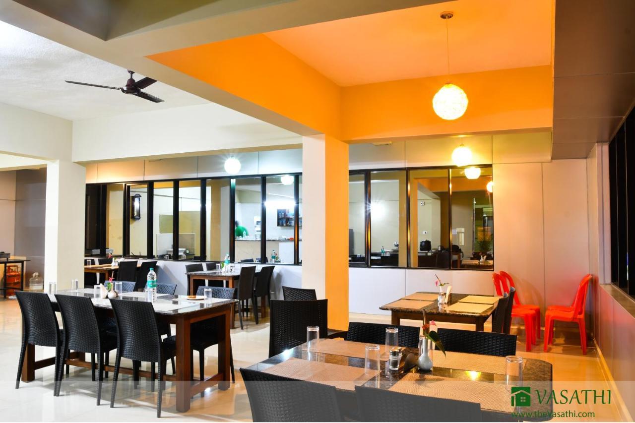 Vasathi Hotell Madikeri Eksteriør bilde