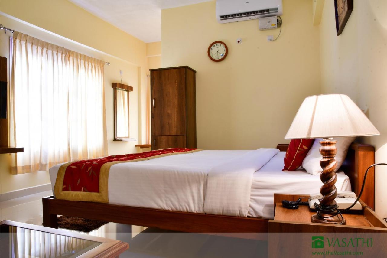 Vasathi Hotell Madikeri Eksteriør bilde