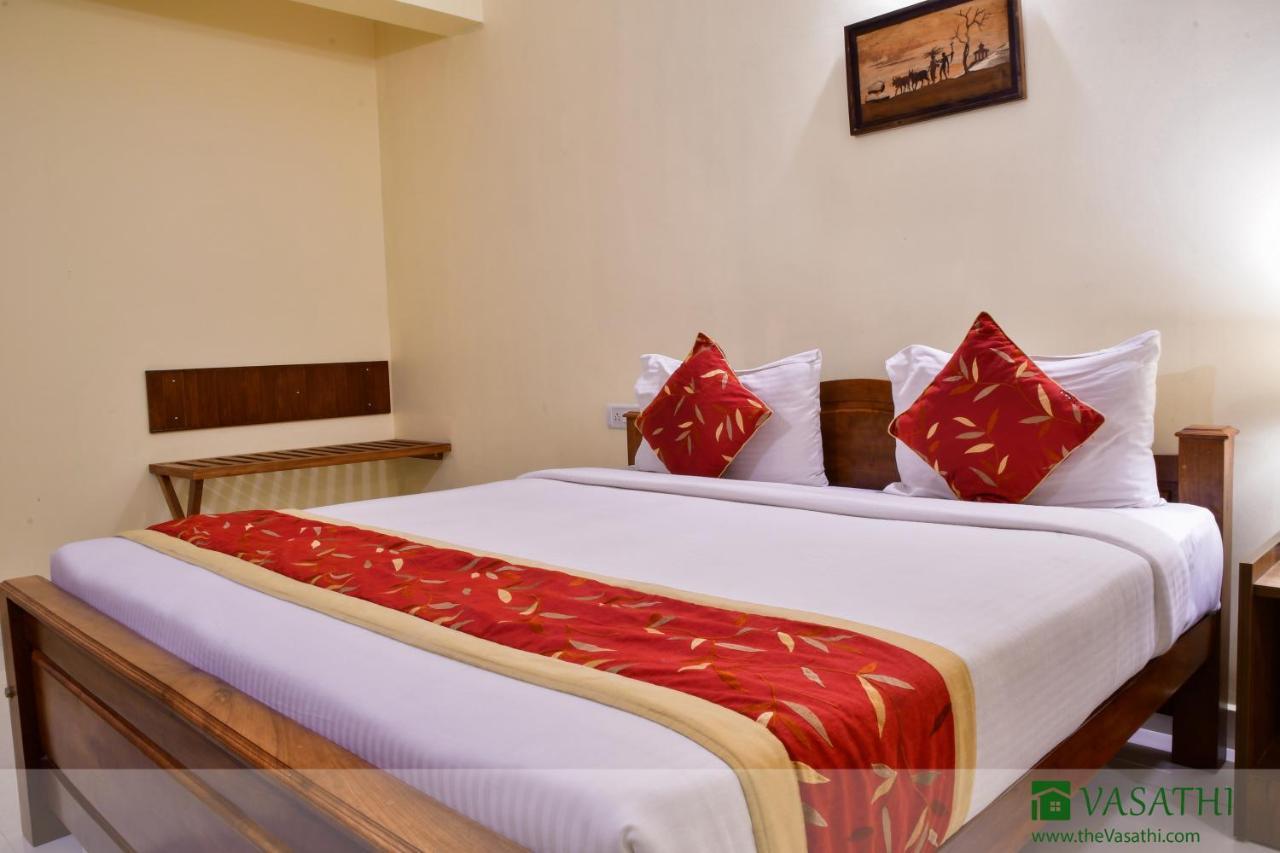 Vasathi Hotell Madikeri Eksteriør bilde