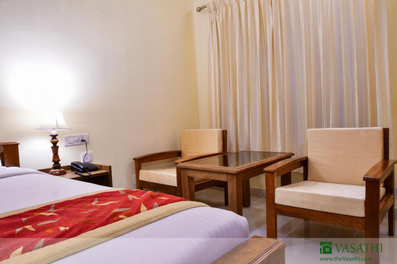 Vasathi Hotell Madikeri Eksteriør bilde