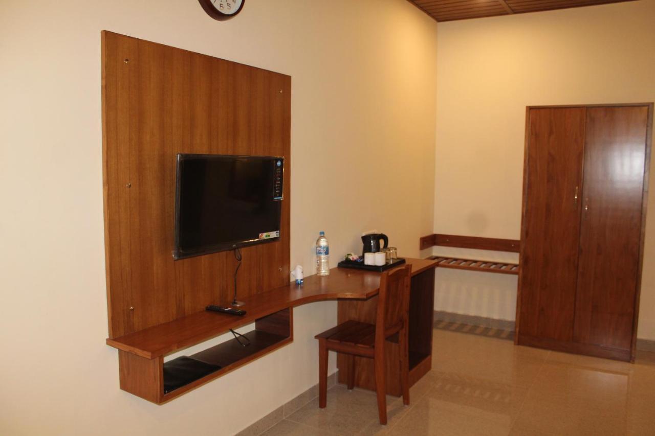 Vasathi Hotell Madikeri Eksteriør bilde