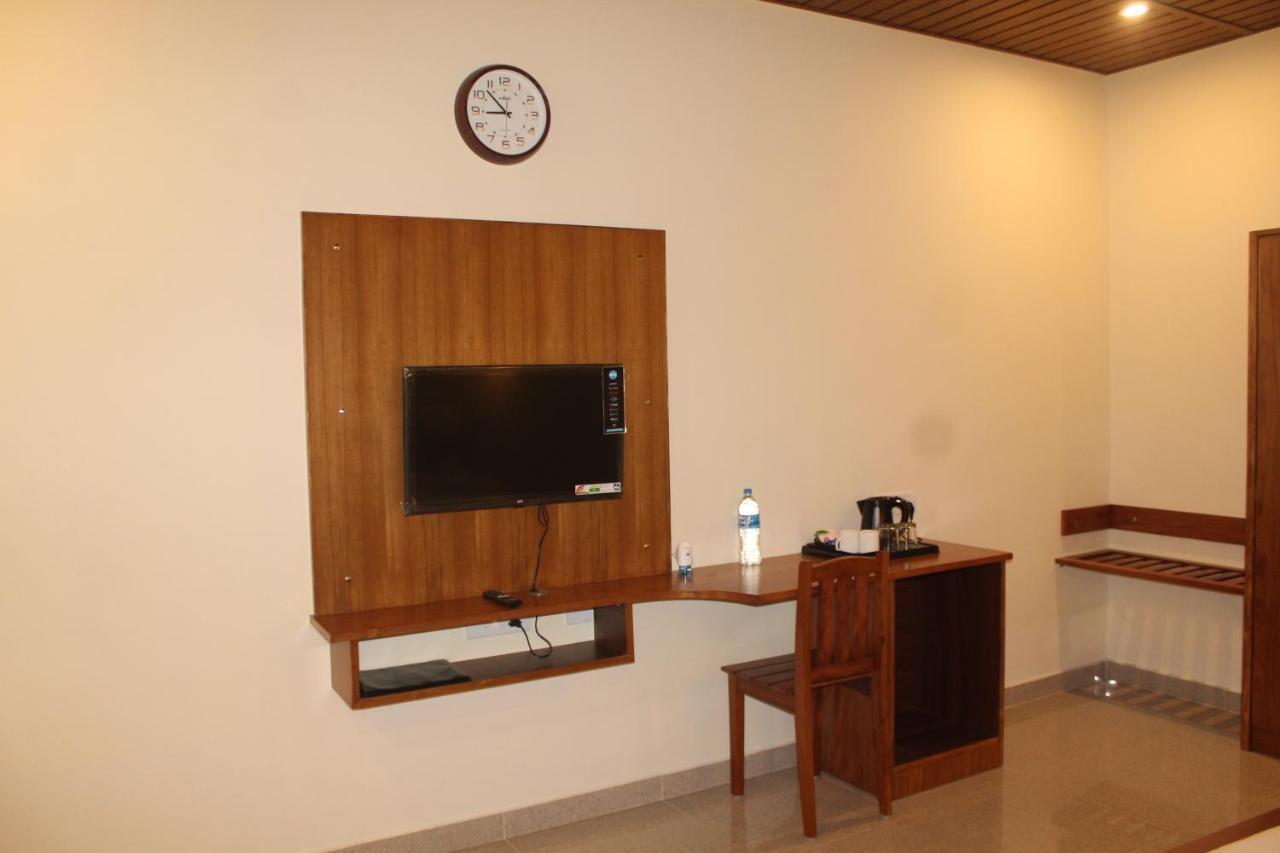 Vasathi Hotell Madikeri Eksteriør bilde