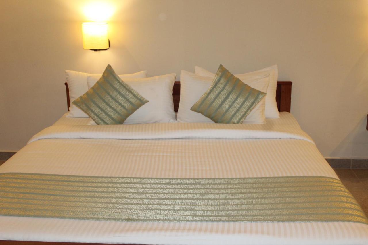 Vasathi Hotell Madikeri Eksteriør bilde