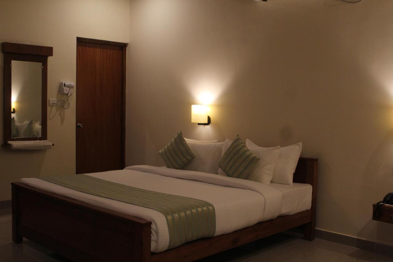Vasathi Hotell Madikeri Eksteriør bilde