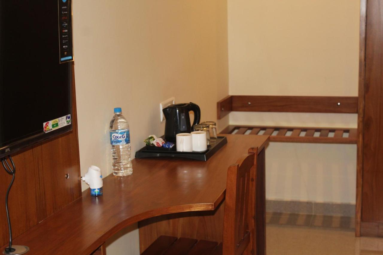 Vasathi Hotell Madikeri Eksteriør bilde