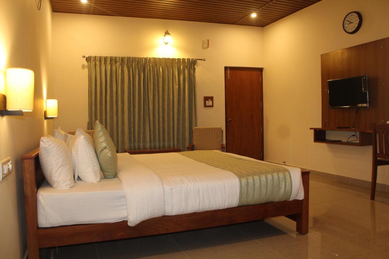 Vasathi Hotell Madikeri Eksteriør bilde